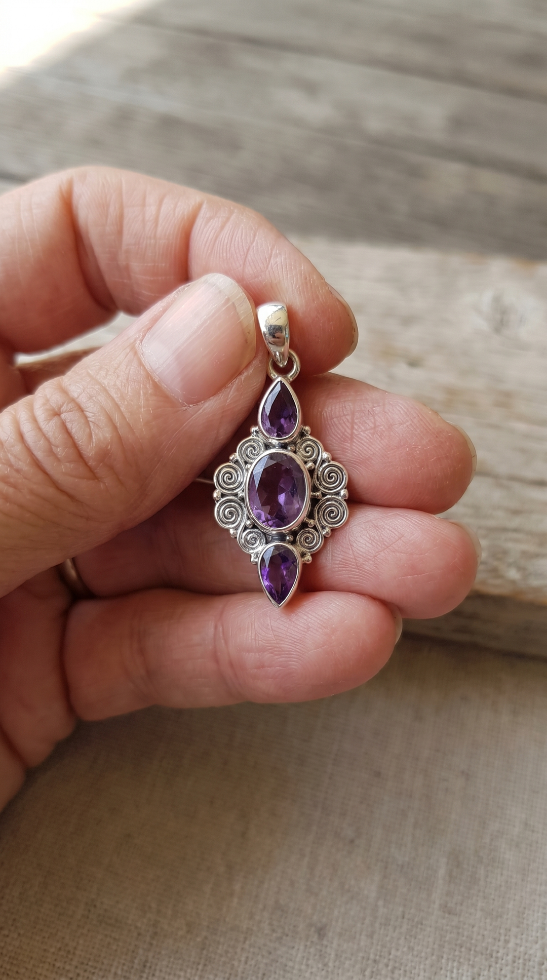 Orelia | Bali Handcrafted Pendant